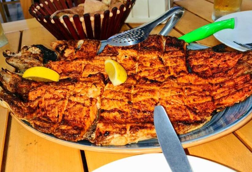 اتاق استاندارد سه تخته با بالکن, My House In Akhaltsikhe