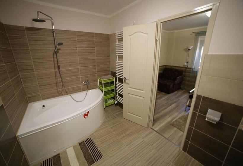 1베드룸 아파트 1층, Fónagy Apartmanok