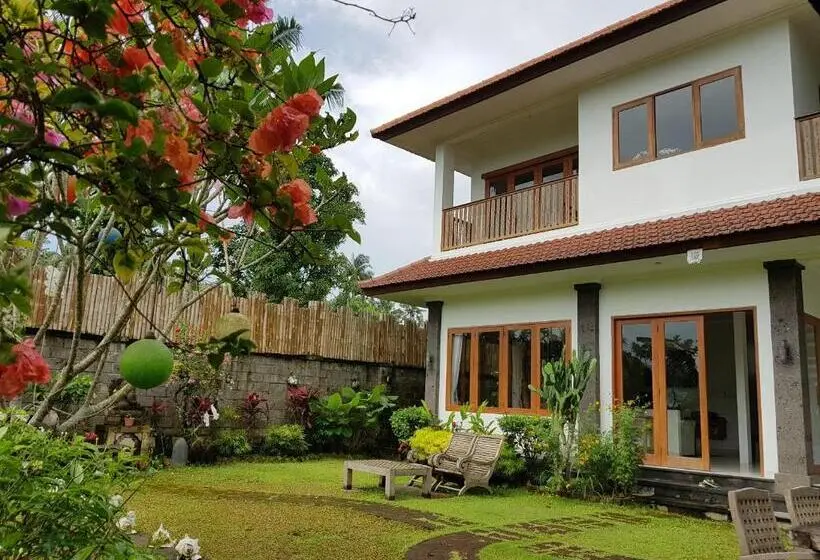 Villa 3 Makuuhuonetta, Villa Santai Karangasem