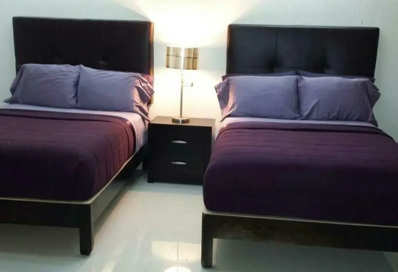 استودیوی استاندارد, Premier Hotel Suites