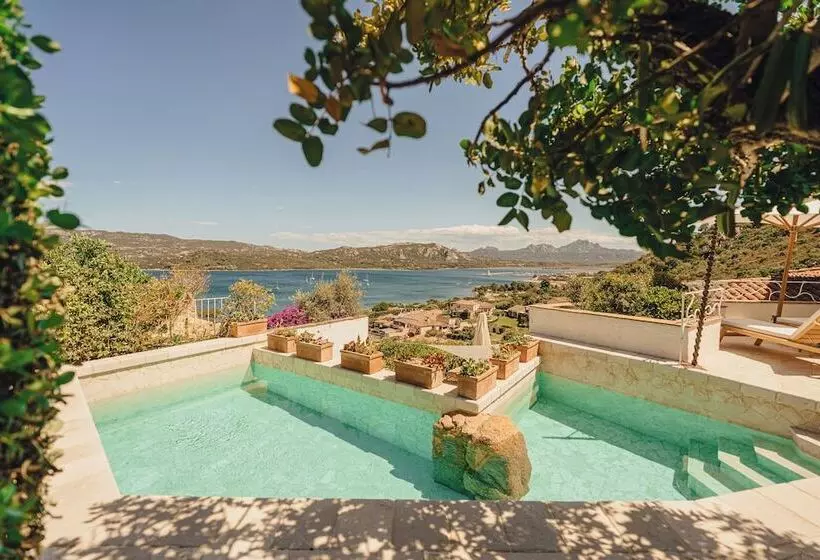 Suite with Pool, Aethos Sardinia