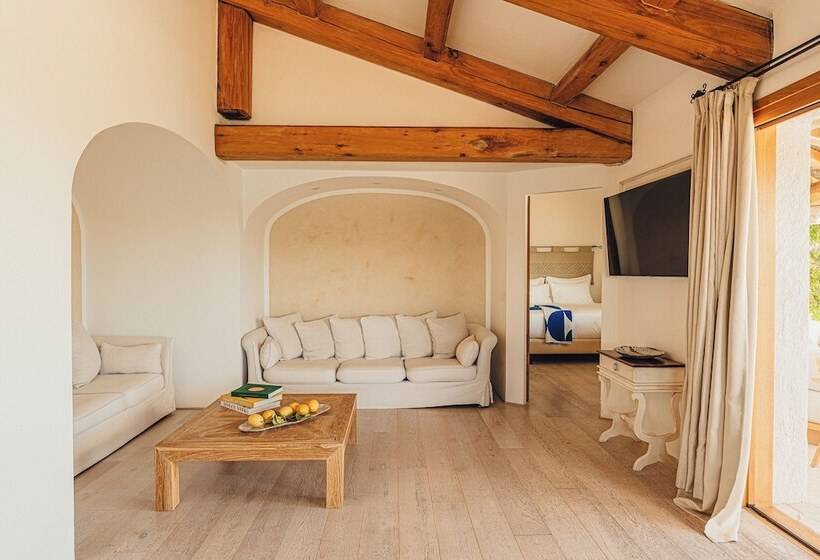 סוויטה עם בריכה, Aethos Sardinia