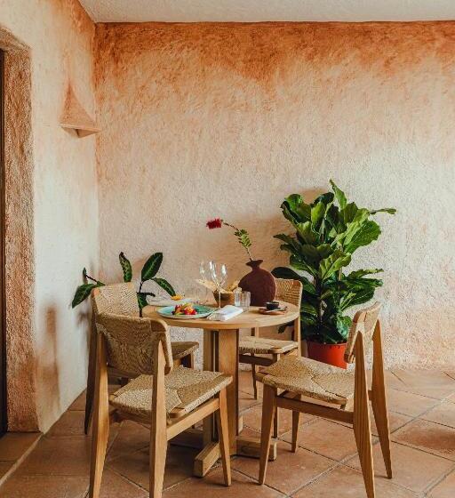 סוויטת ג'וניור עם בריכה, Aethos Sardinia