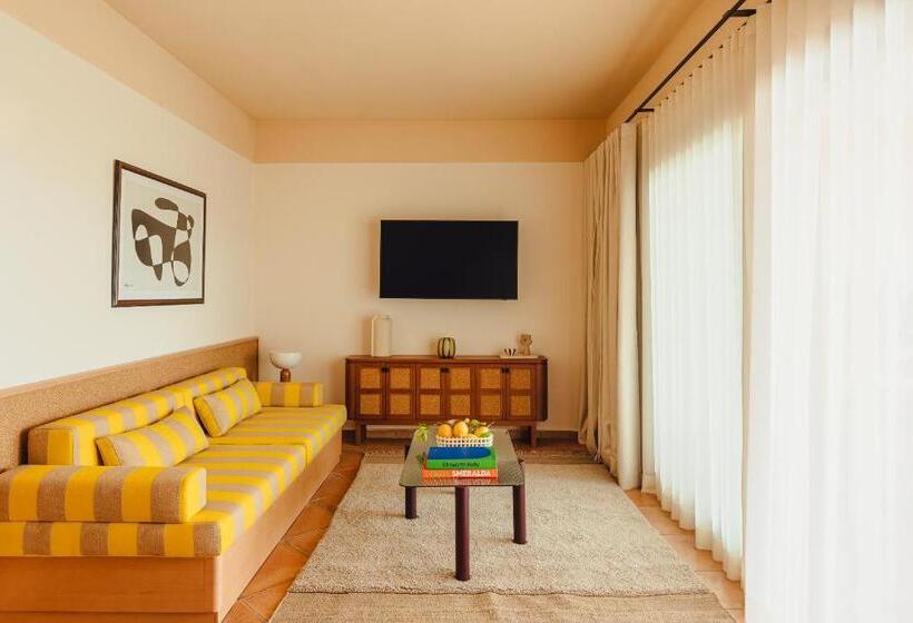 סוויטת ג'וניור עם בריכה, Aethos Sardinia