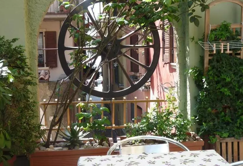 Camera Familiare Classica, Alpino
