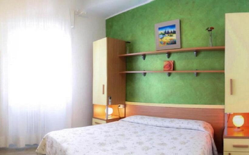 이코노미 룸, Alpino