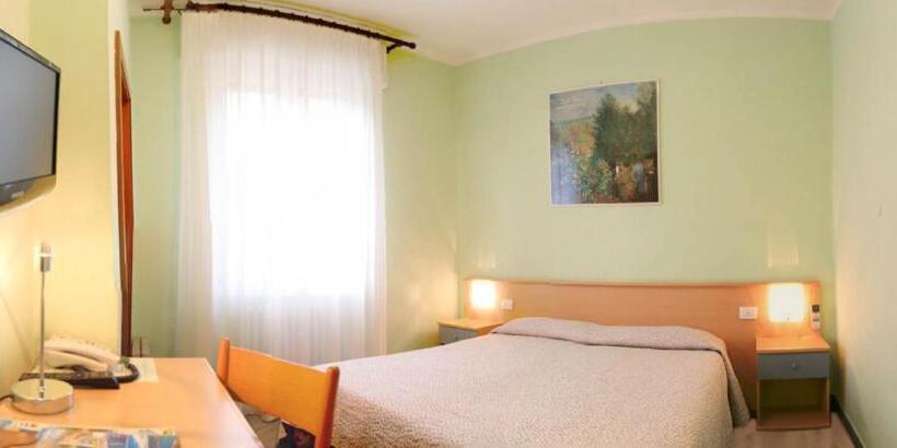 이코노미 룸, Alpino