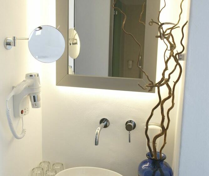 غرفة عائلية, Argo