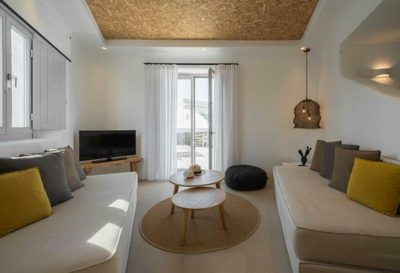 غرفة سوبيريور مزود بجاكوزى, Argo