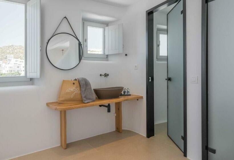 غرفة سوبيريور مزود بجاكوزى, Argo