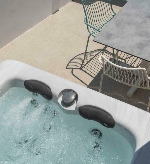 غرفة سوبيريور مزود بجاكوزى, Argo