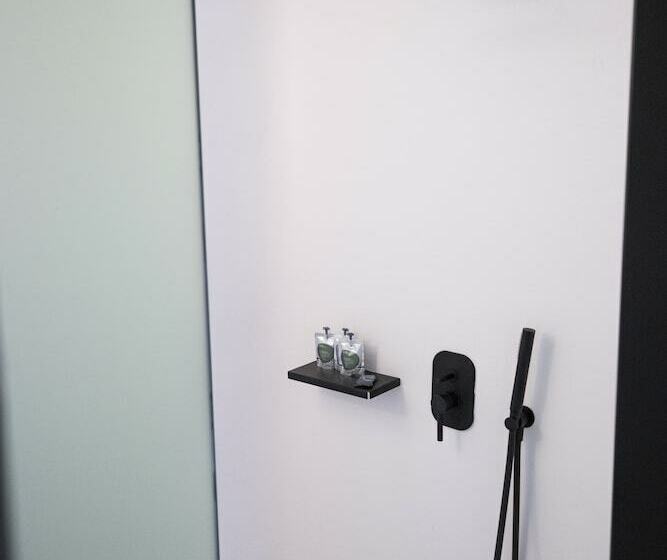 غرفة بريميوم, Argo