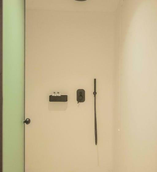 غرفة بريميوم عائلية, Argo