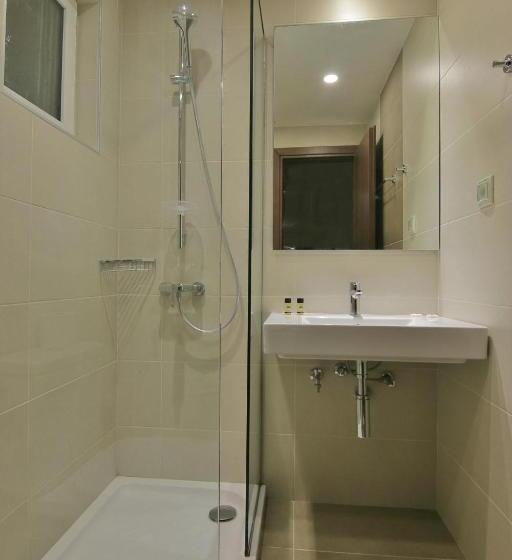 스탠다드 싱글 룸, Athinaiko