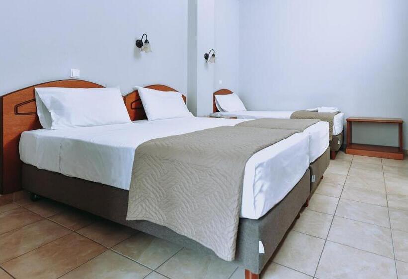 스탠다드 트리플 룸, Athinaiko