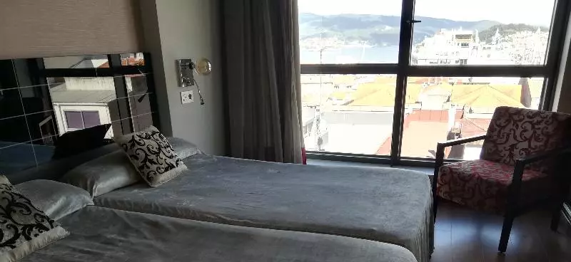 اتاق استاندارد با چشم‌انداز دریا, Silken Axis Vigo