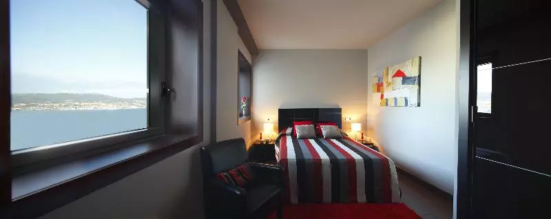 اتاق استاندارد با چشم‌انداز دریا, Silken Axis Vigo