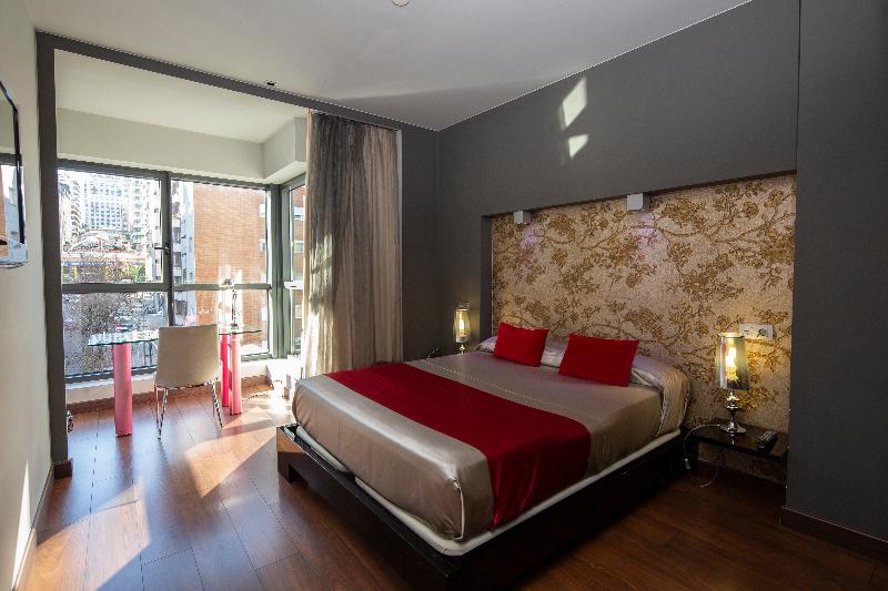 주니어 스위트, Silken Axis Vigo