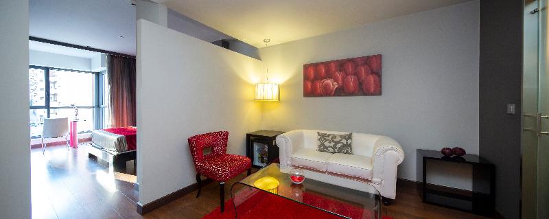 주니어 스위트, Silken Axis Vigo