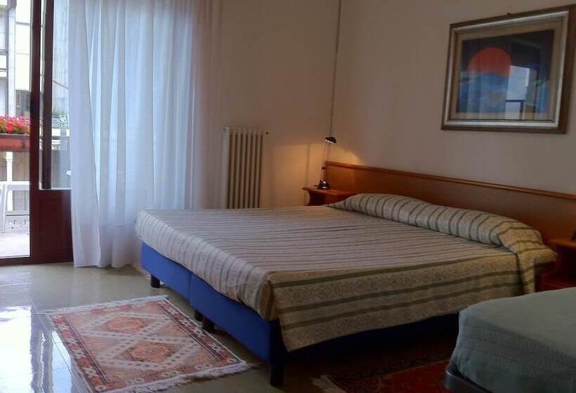 חדר משפחתי, Europa