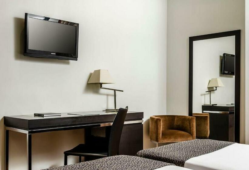 חדר סטנדרט לשלושה, Eurostars Roma Aeterna