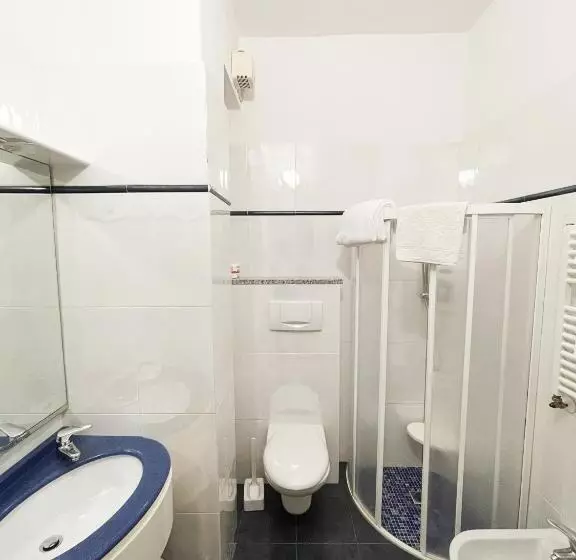 Standard Neljän Hengen Huone Parveke, Gabbiano