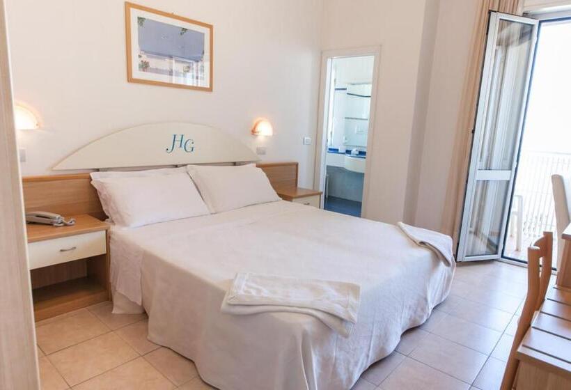 اتاق استاندارد چهارنفره با بالکن, Gabbiano