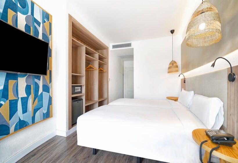 Standard swim-up room, Bluesea Golden Beach