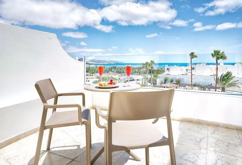 سوییت جونیور با چشم‌انداز دریا, Bluesea Golden Beach
