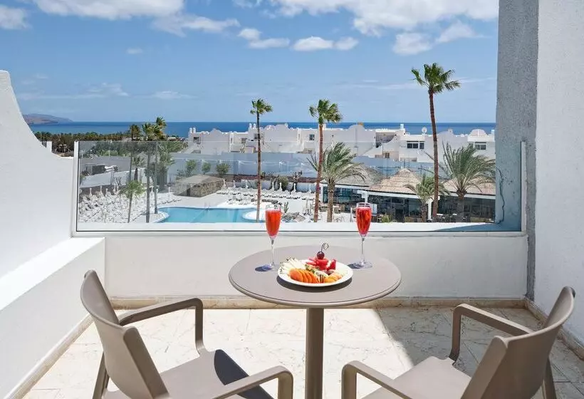 سوییت جونیور با چشم‌انداز دریا, Bluesea Golden Beach
