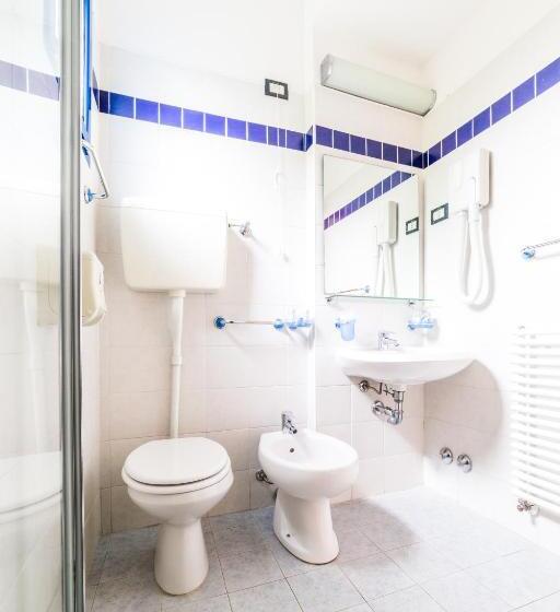 חדר בסיסי לשלושה, Meridiana Family & Nature