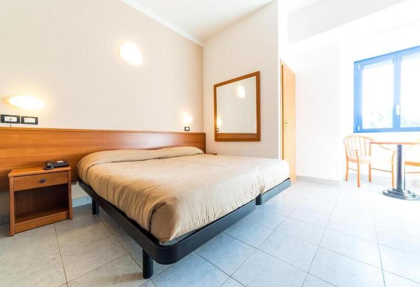 חדר בסיסי לארבעה, Meridiana Family & Nature