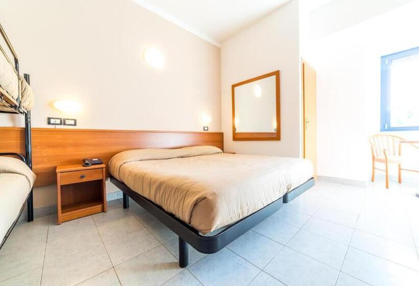 חדר בסיסי לארבעה, Meridiana Family & Nature