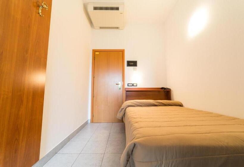 חדר אקונומי יחיד, Meridiana Family & Nature