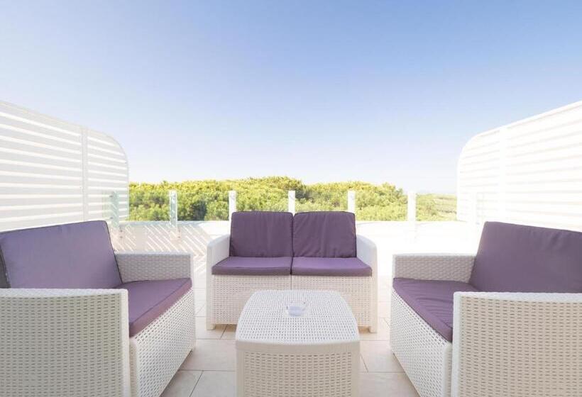 סוויטת ג'וניור נוף לים, Meridiana Family & Nature