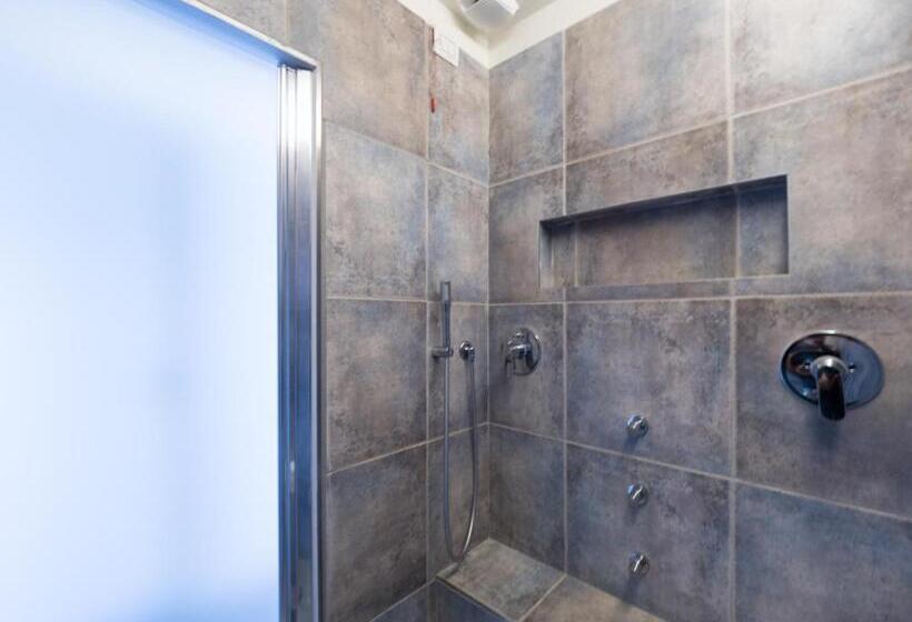 סוויטה עם טרסה, Meridiana Family & Nature