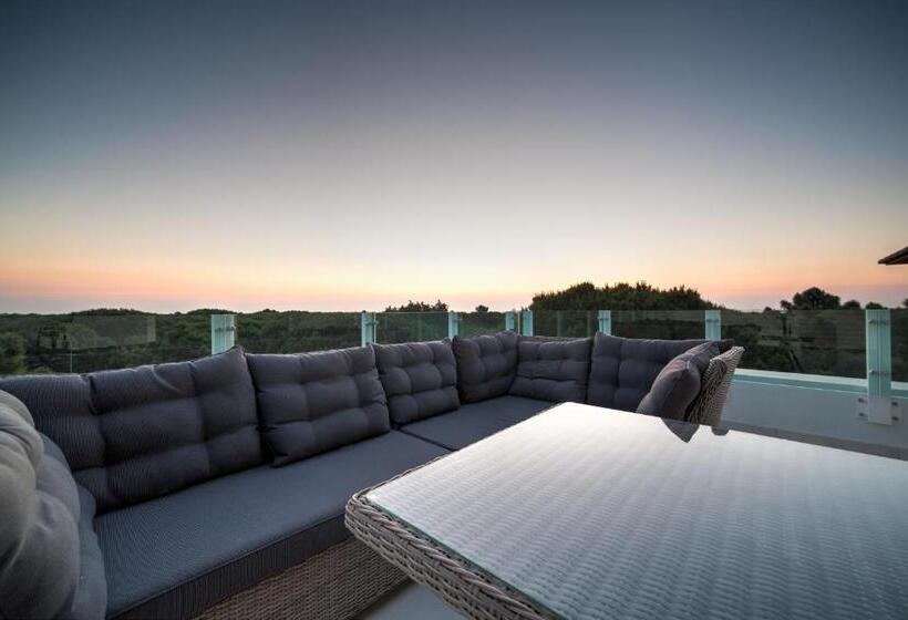 סוויטה עם טרסה, Meridiana Family & Nature