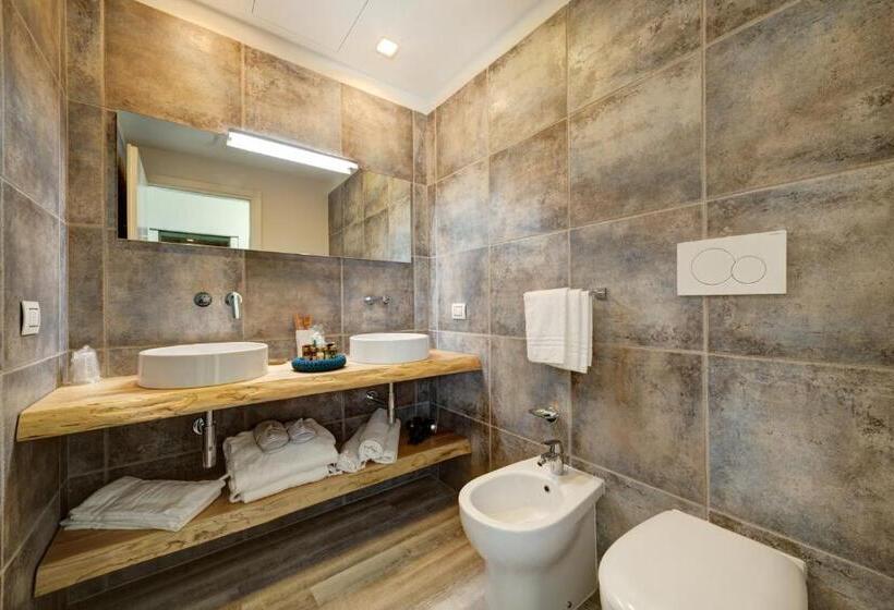 סוויטה עם טרסה, Meridiana Family & Nature