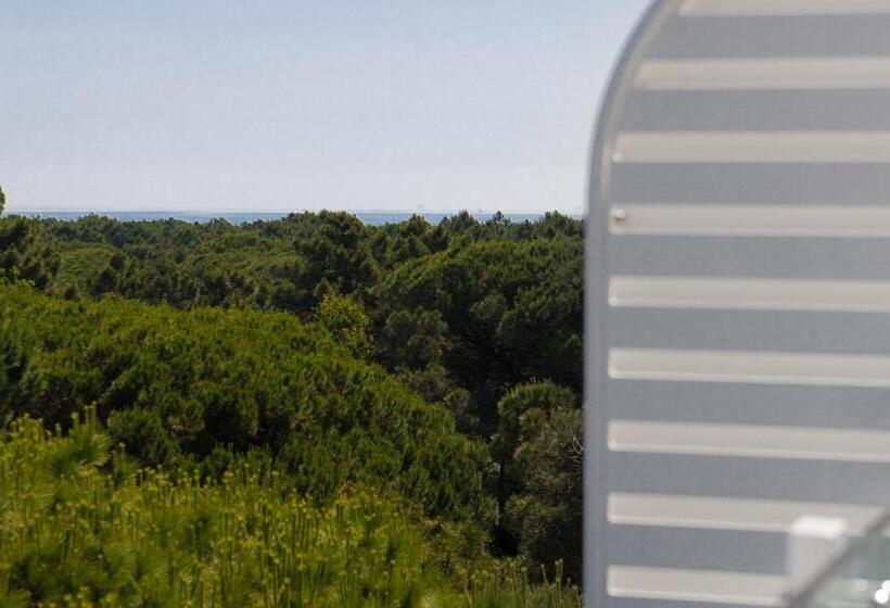 סוויטה עם ג'קוזי, Meridiana Family & Nature