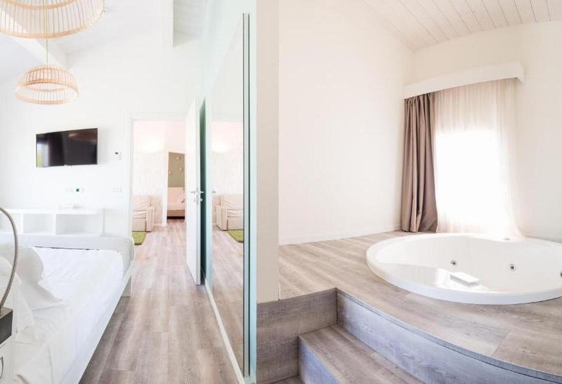 סוויטה עם ג'קוזי, Meridiana Family & Nature