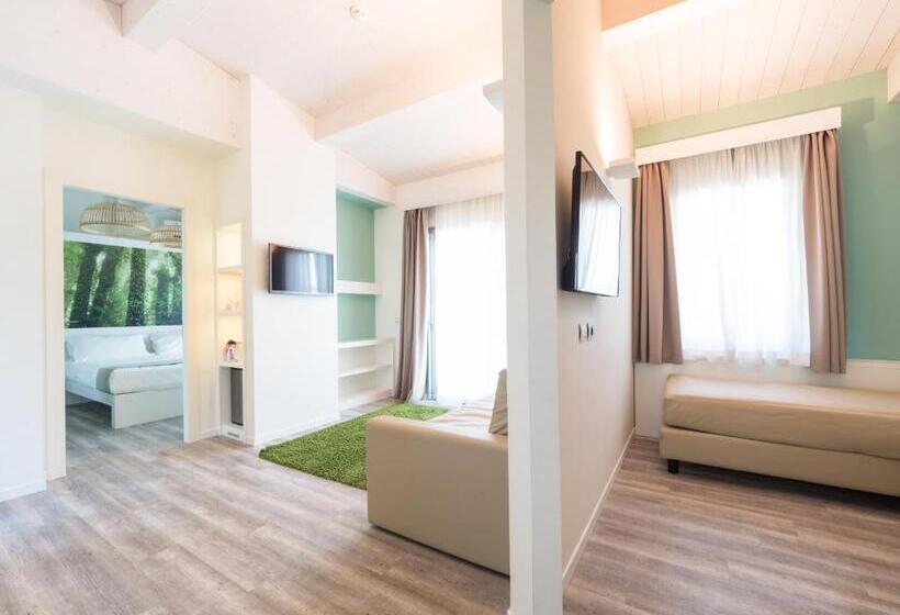 סוויטה עם ג'קוזי, Meridiana Family & Nature