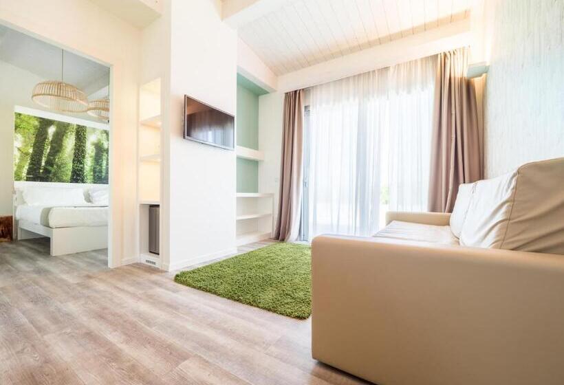 סוויטה עם ג'קוזי, Meridiana Family & Nature