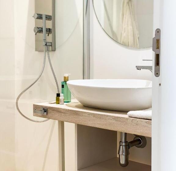 Quarto Triplo Superior, Moresco