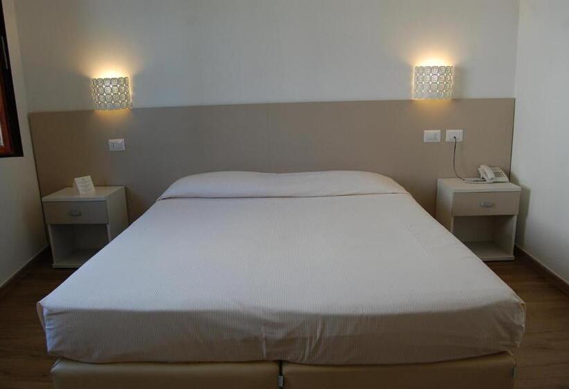 חדר קלאסי, Nettuno