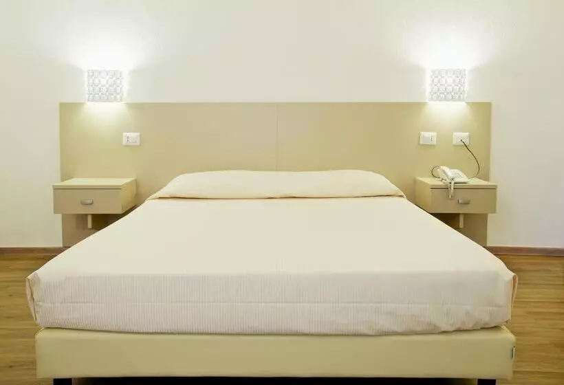 اتاق استاندارد چهار تخته, Nettuno