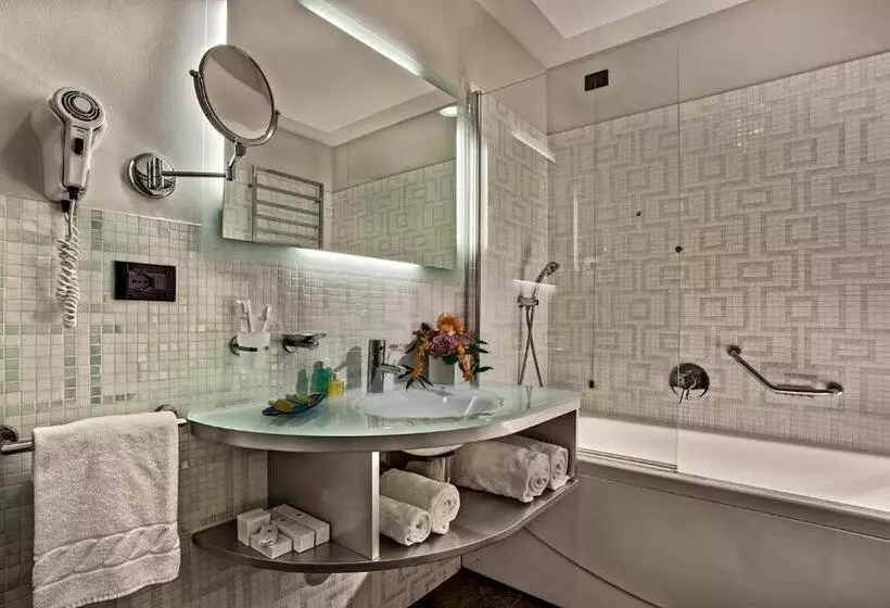 اتاق لوکس, Park Hotel Junior