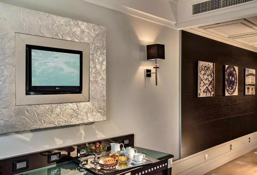 اتاق لوکس, Park Hotel Junior