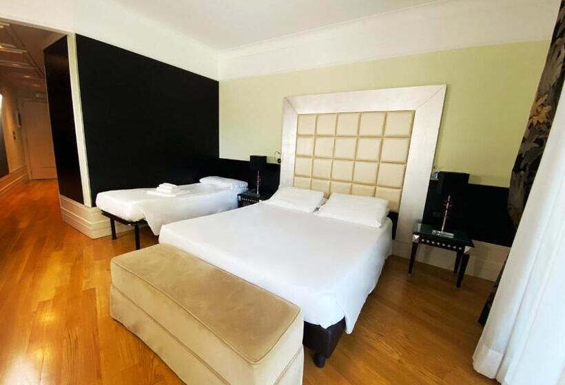 Трехместный Номер Deluxe, Park Hotel Junior