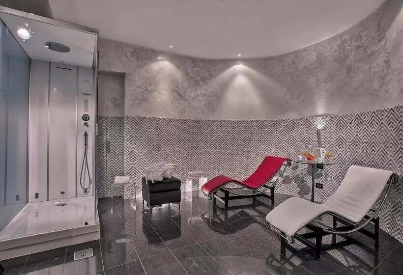 اتاق لوکس با تخت بزرگ, Park Hotel Junior