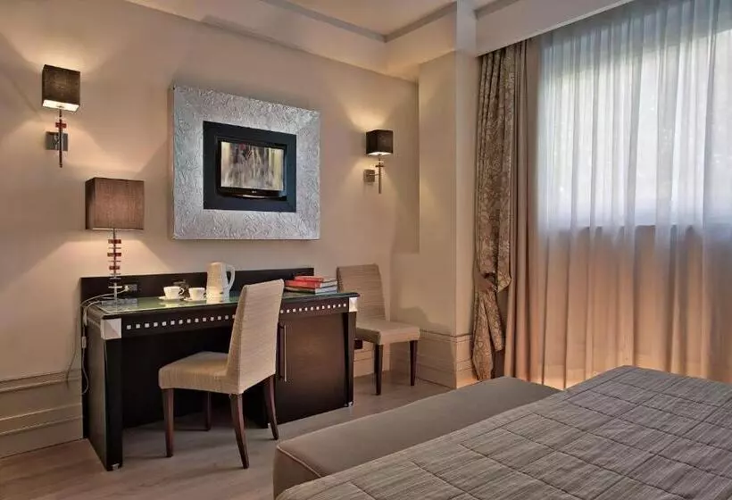 اتاق لوکس با تخت بزرگ, Park Hotel Junior